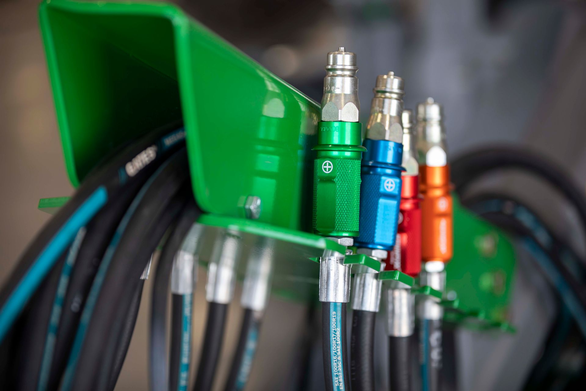 Color-coded hydraulic couplers and hoses on an APEX Hyperdisc